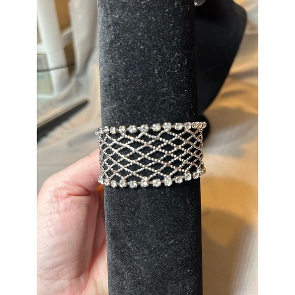 Silver Tone Rhinestone Cuff Bracelet Ajustable - Picture 1 of 3